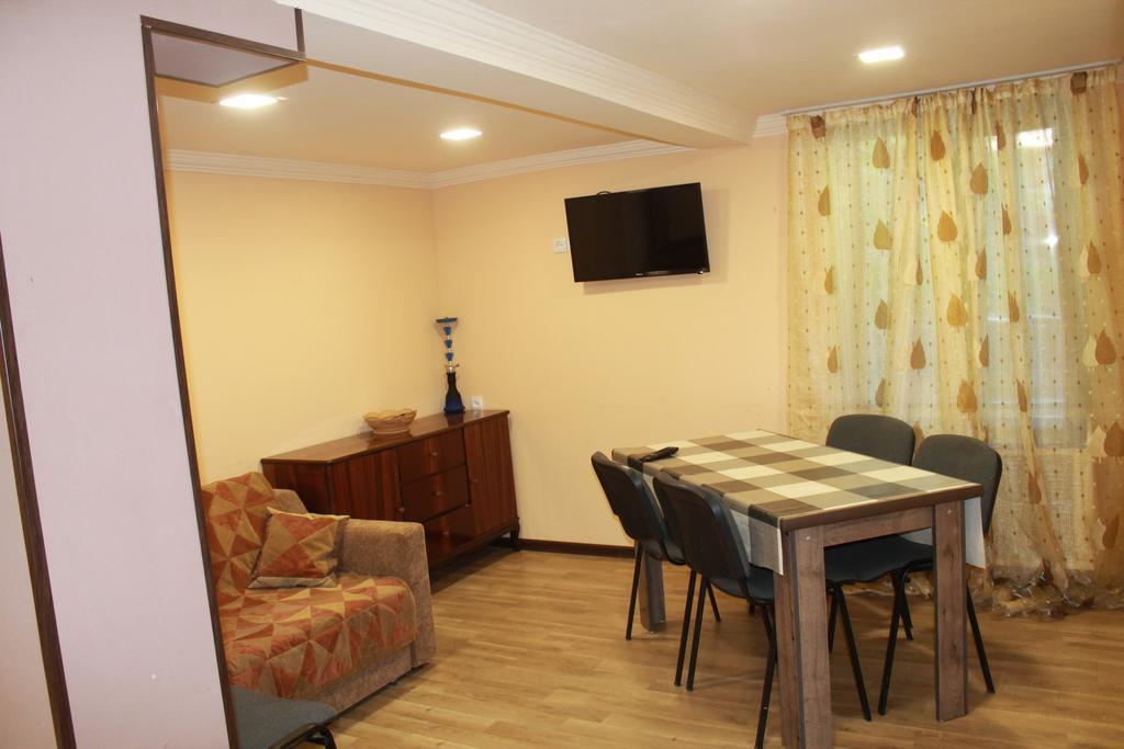 Apartment Cool House Borjomi Dış mekan fotoğraf